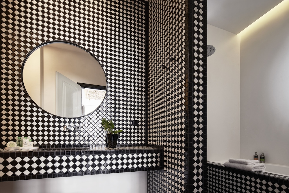 Senior Suite, Jetted Tub, Sea View - Photo 10