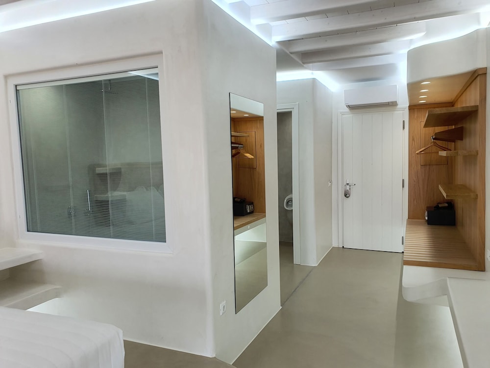 Luxury Suite photo 2