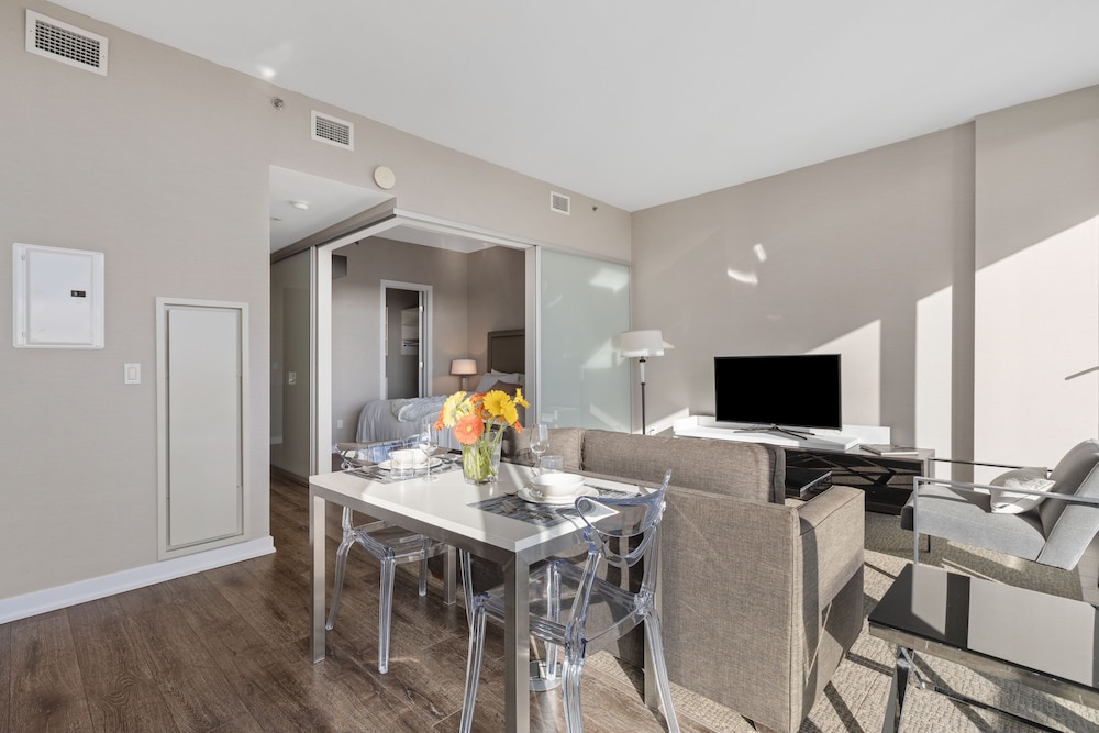 One Bedroom King Suite photo 3