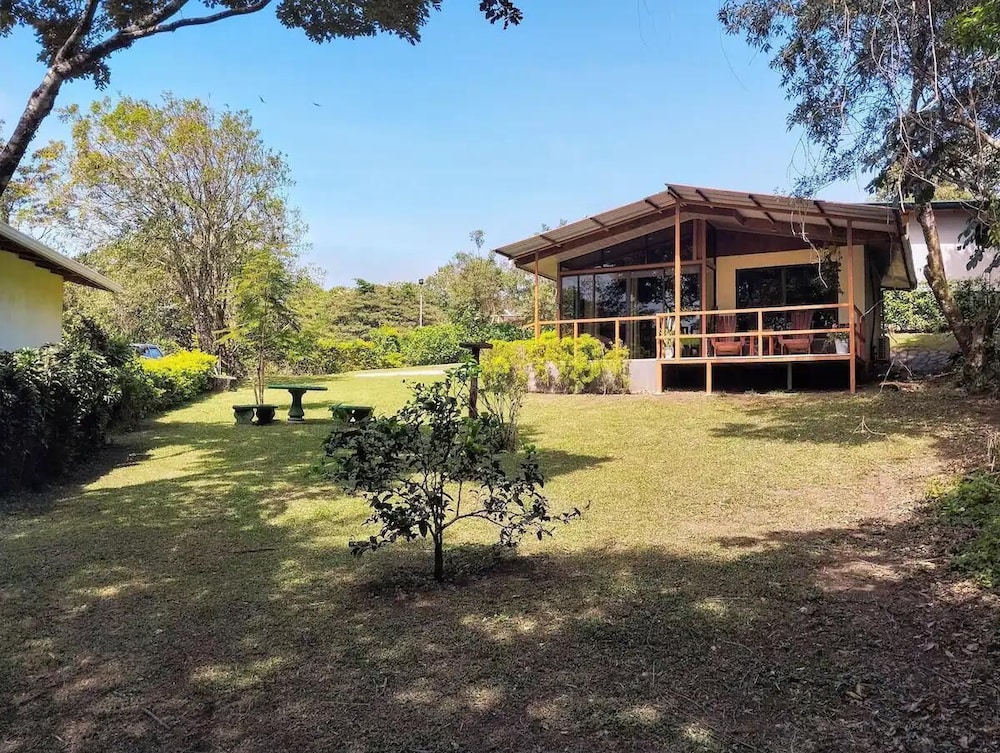 Deluxe Studio Suite, Garden View photo 2