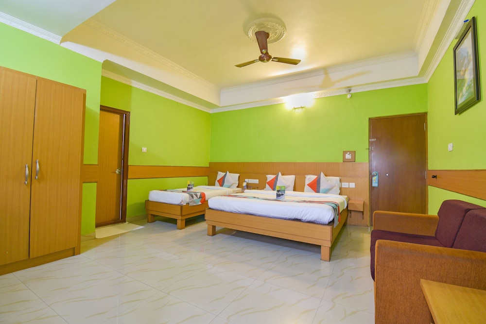 Family Room, 1 King Bed photo 1