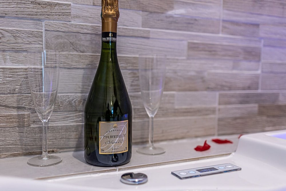 Romantic Apartment photo 2