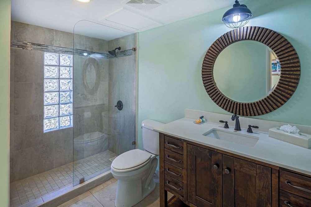 One Bedroom Suite, 1 King Bed With Sofa Bed, Non Smoking