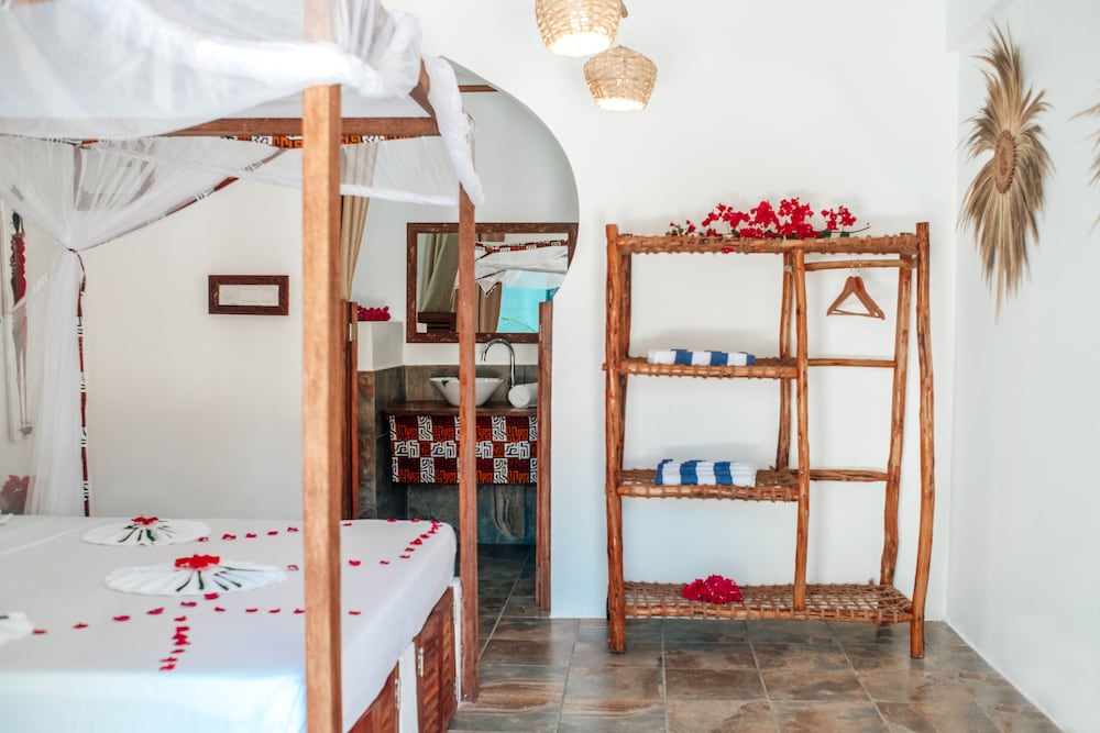 Classic Double Room, Partial Ocean View