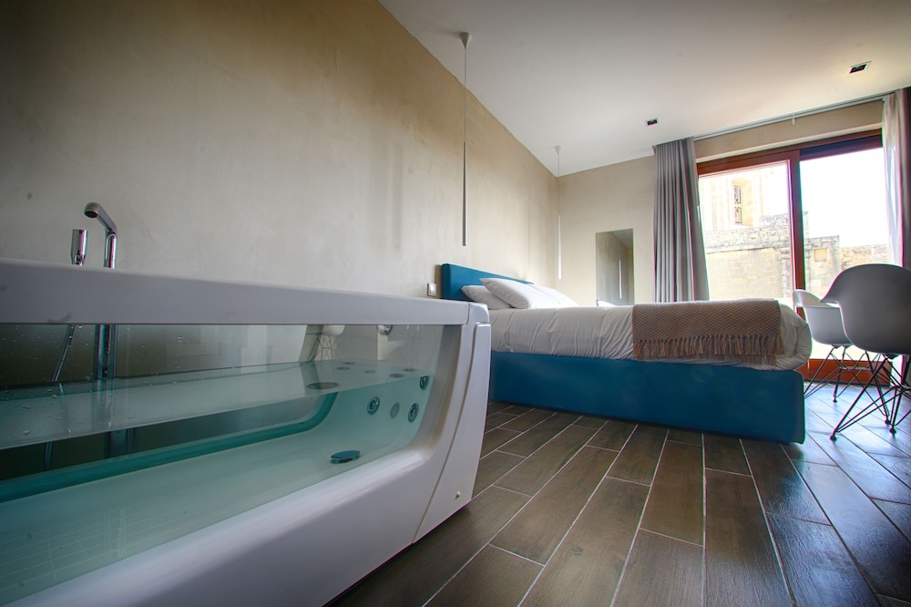 Penthouse Suite photo 3