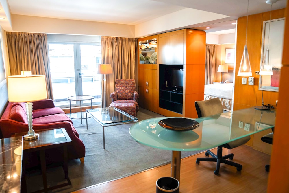 Suite, 1 King Bed, Balcony