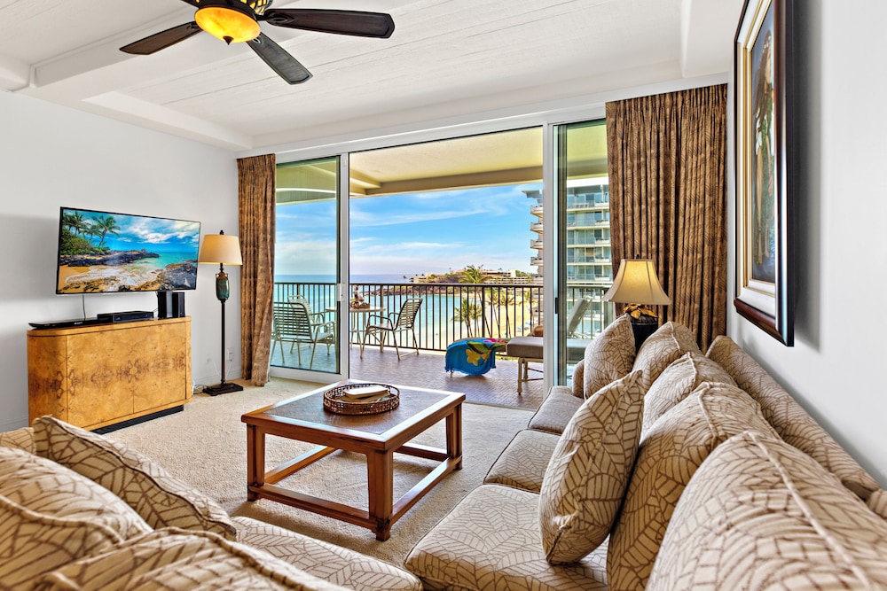 Suite, 1 King Bed, Ocean View (1 Bath) - Photo 2
