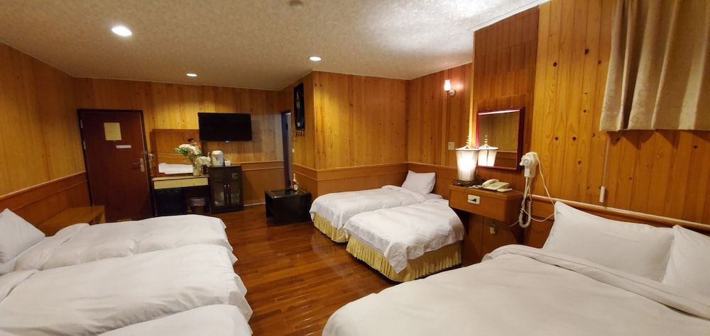 Family Room, Multiple Beds, Non Smoking (205) photo 1