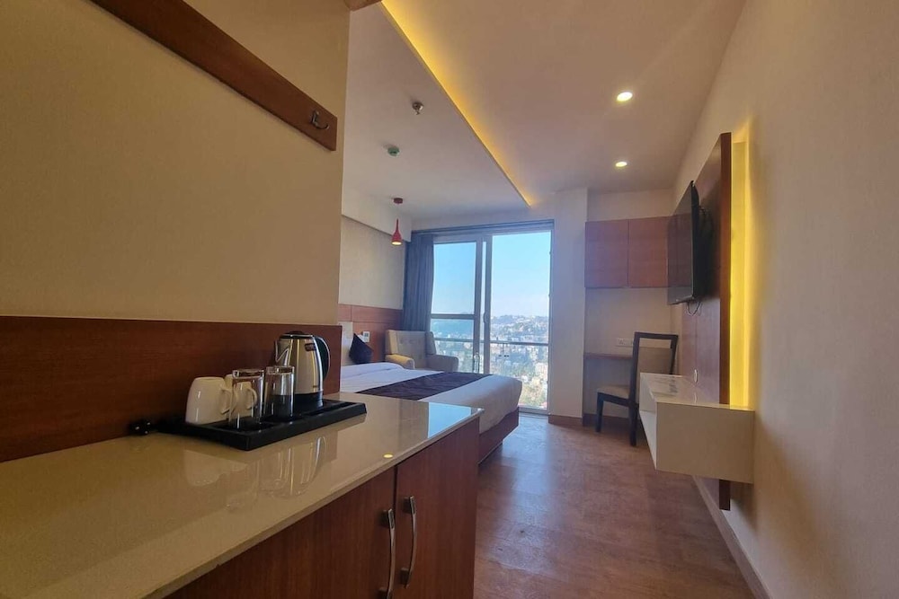 Premium Room - Photo 7