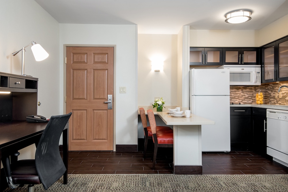Suite, 1 Queen Bed, Accessible, Kitchen (Mobility Accessible) - Photo 9