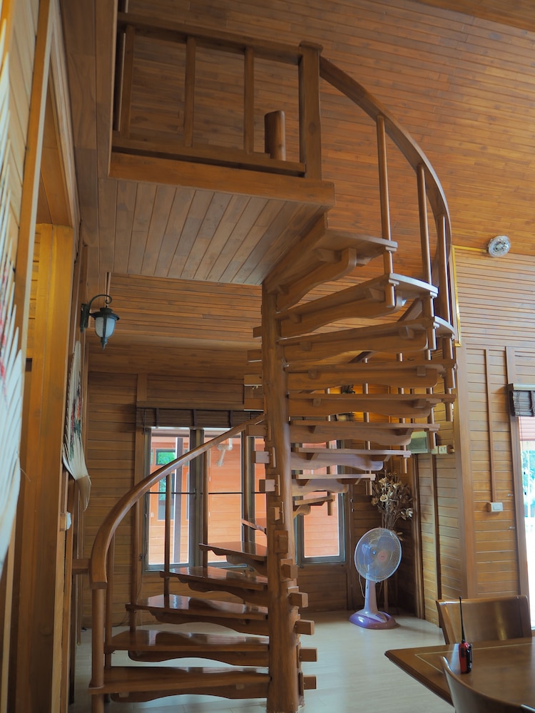 2 Queen Beds 1 Bedroom - Poolside