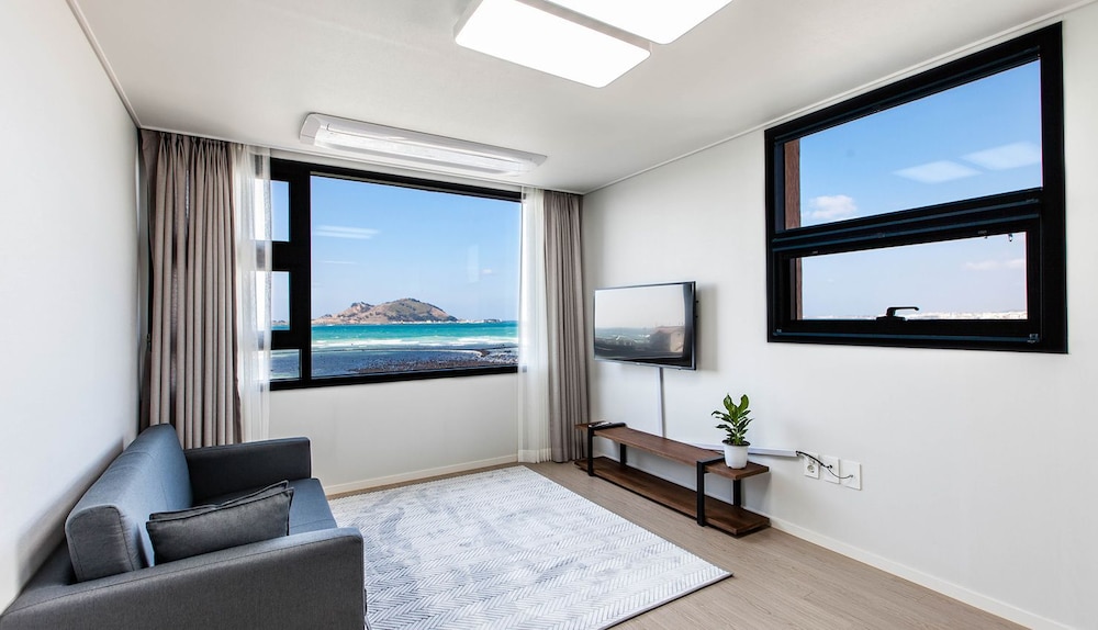 Room, 2 Bedrooms, Ocean View (20 PY) photo 2