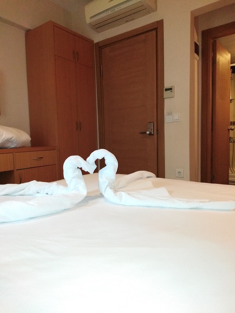 Standard Twin Room, City View photo 3