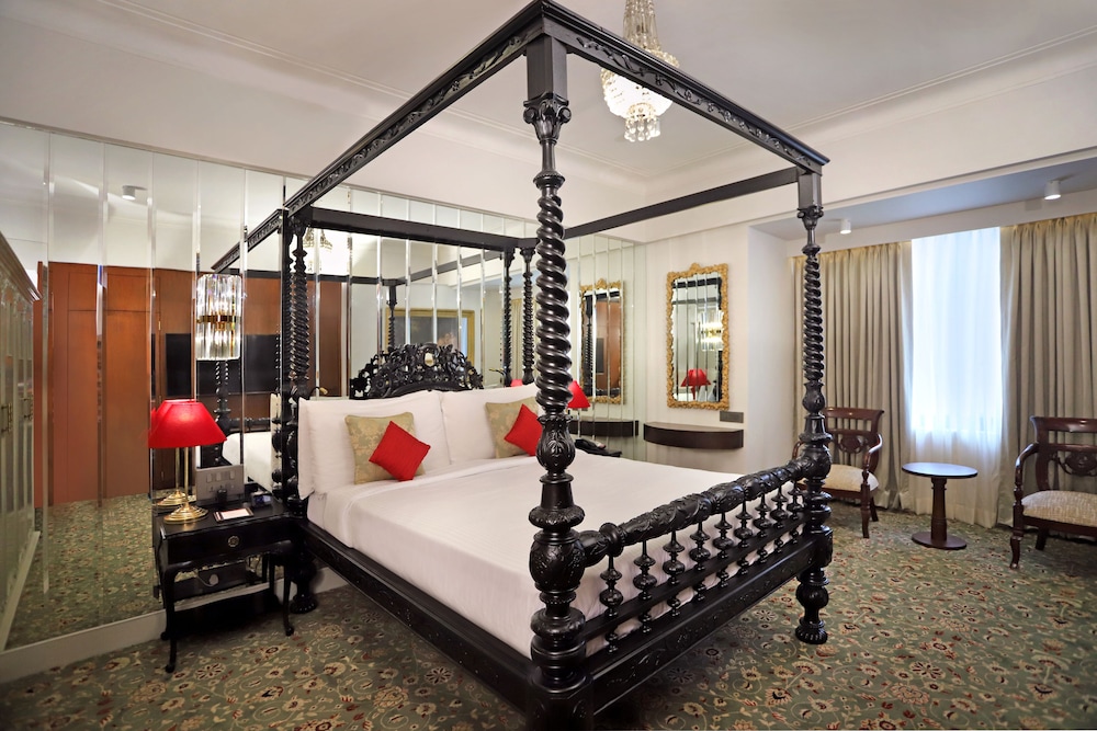 Luxury Suite - Photo 7