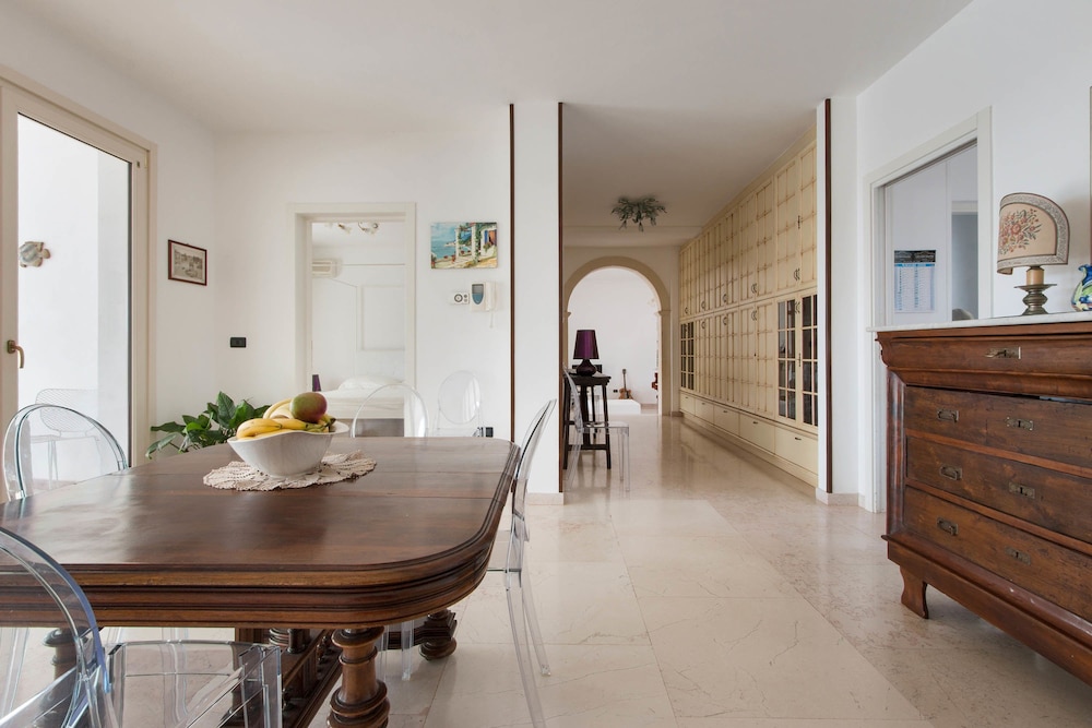 Villa, 5 Bedrooms photo 3