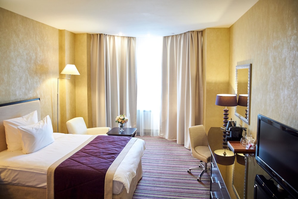 Standard Twin Room, Balcony, City View