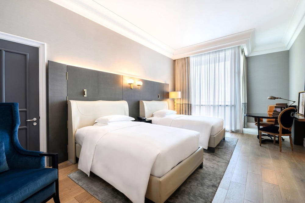 Deluxe Room, 2 Twin Beds, Sea View (Balcony) - Photo 2