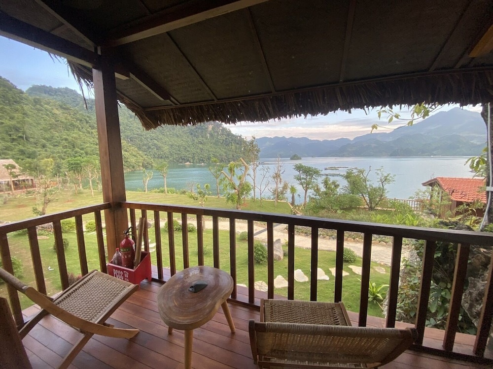 Exclusive Room, Balcony, Lake View photo 3