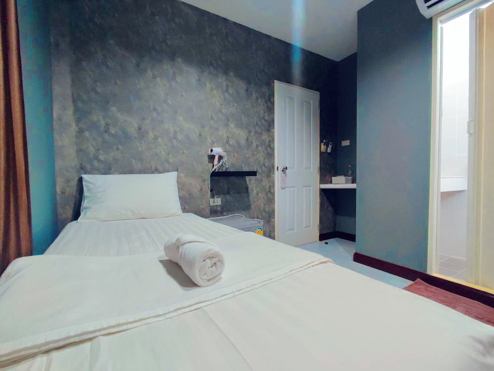 Basic Single Room photo 1