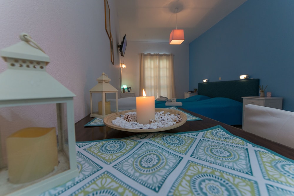 Basic Room, 2 Twin Beds, Pool View photo 3