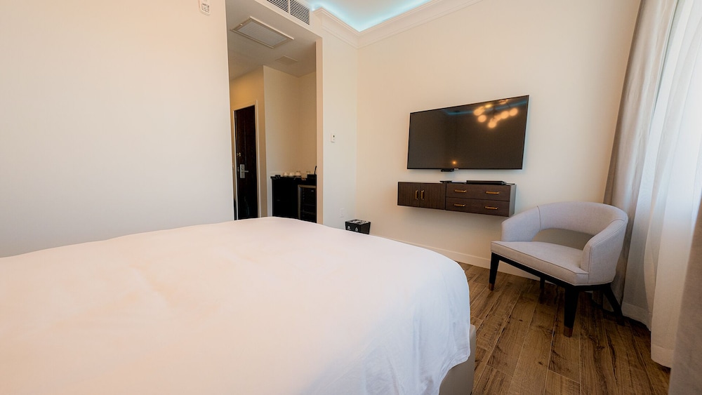 Executive Queen Room