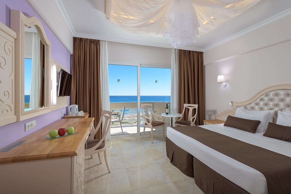 Deluxe Double or Twin Room, Sea View - Photo 3