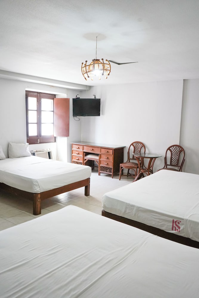 Standard Triple Room, Multiple Beds photo 2