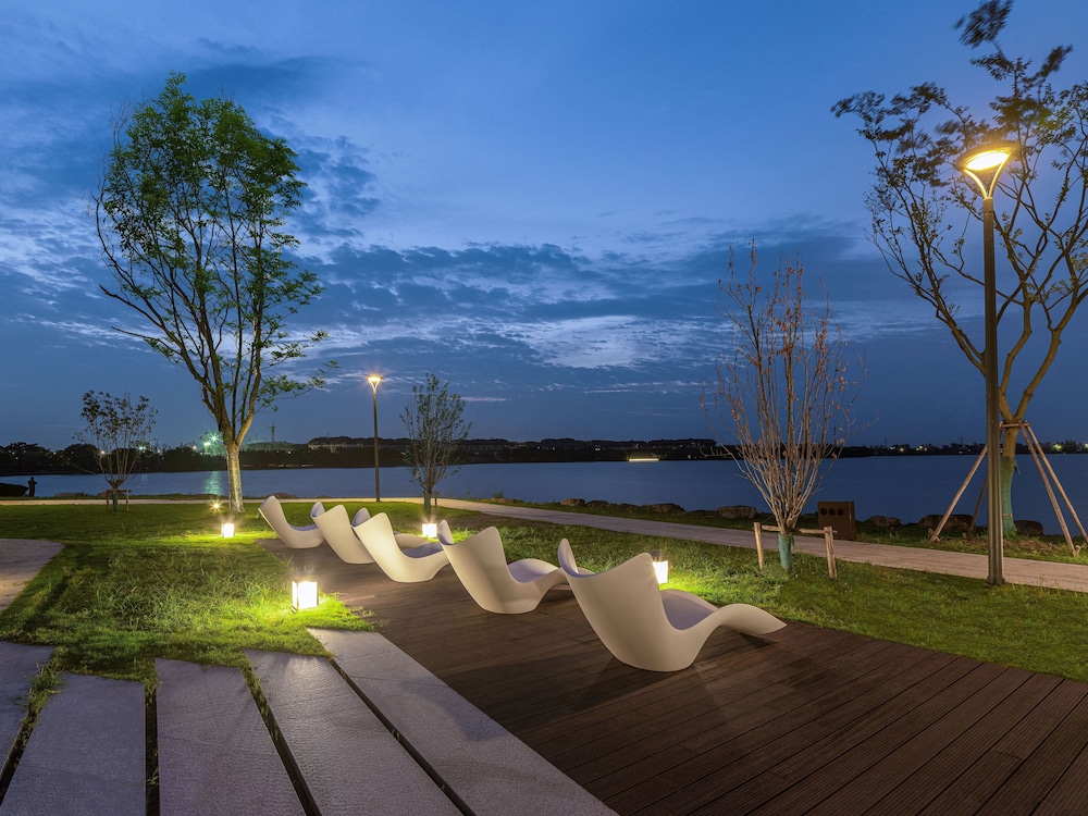 Luxury Double Room, Balcony, Lake View photo 3