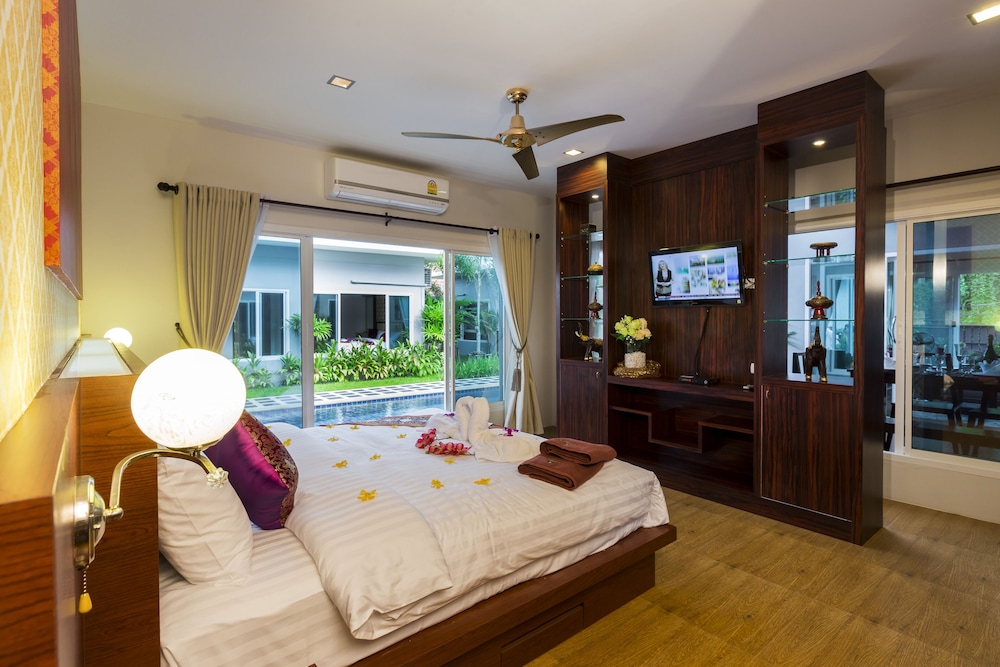 Exclusive Villa photo 2