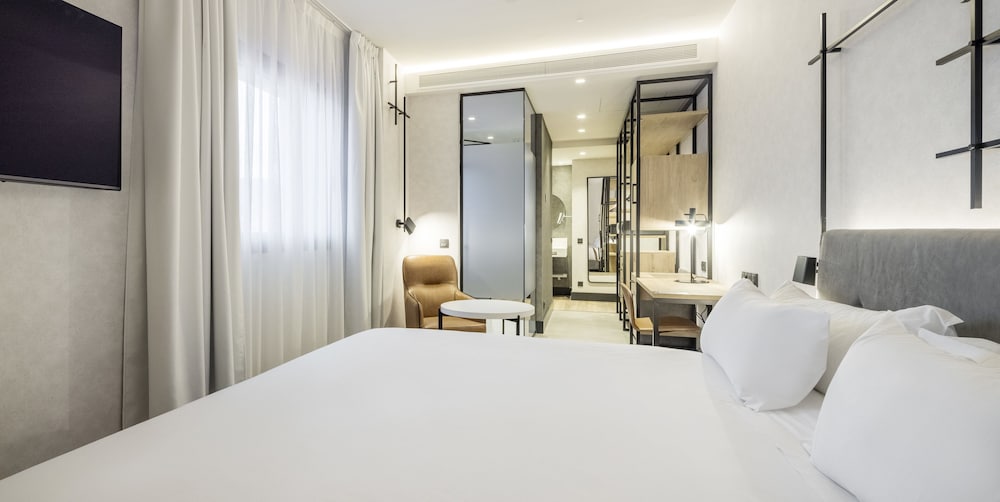 Junior Suite, City View - Photo 4