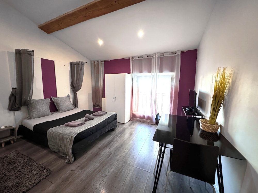 Apartment (T)