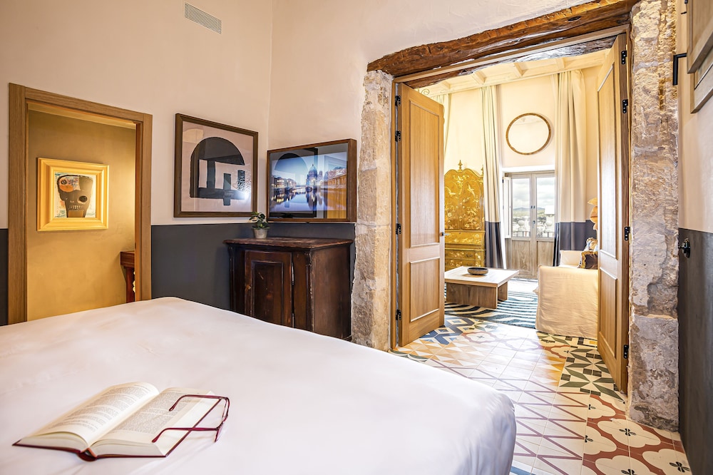 Deluxe Suite (Transfer Included)