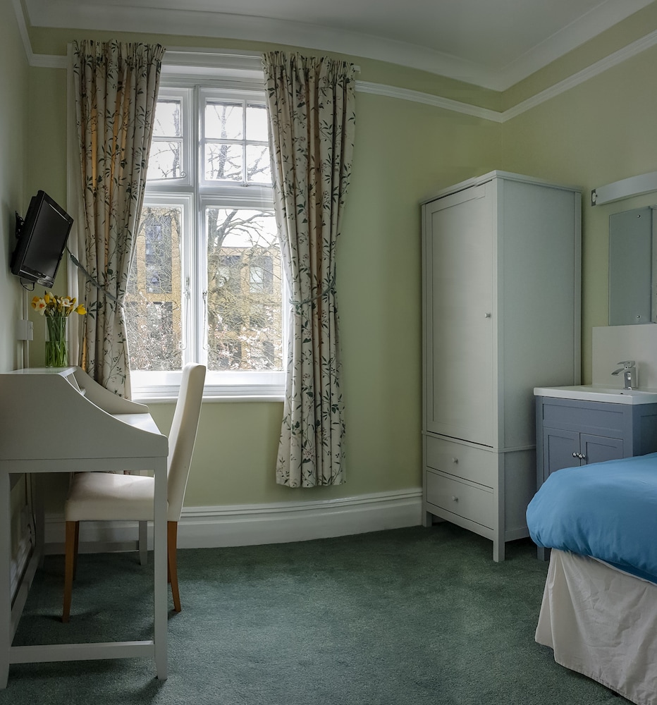 Single Room, Private Bathroom (Single With Bath. Room Only) photo 2
