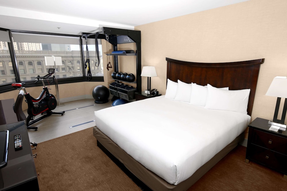 Room, 1 King Bed (Fitness Room) - Photo 4