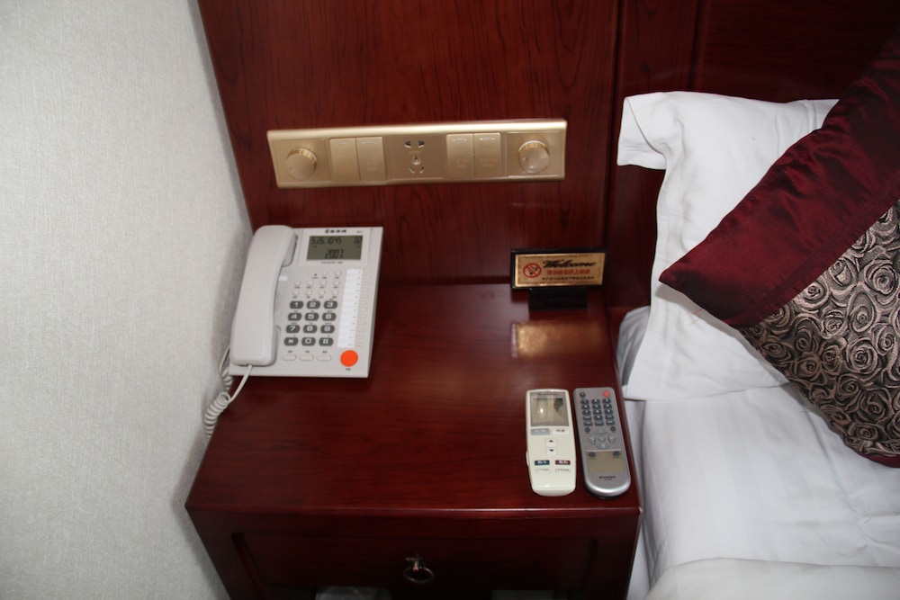 Standard Twin Room - Photo 3