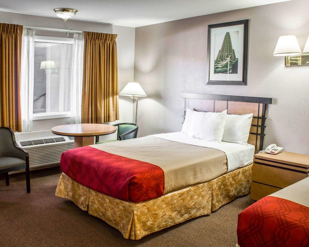 Standard Room, 2 Double Beds photo 2
