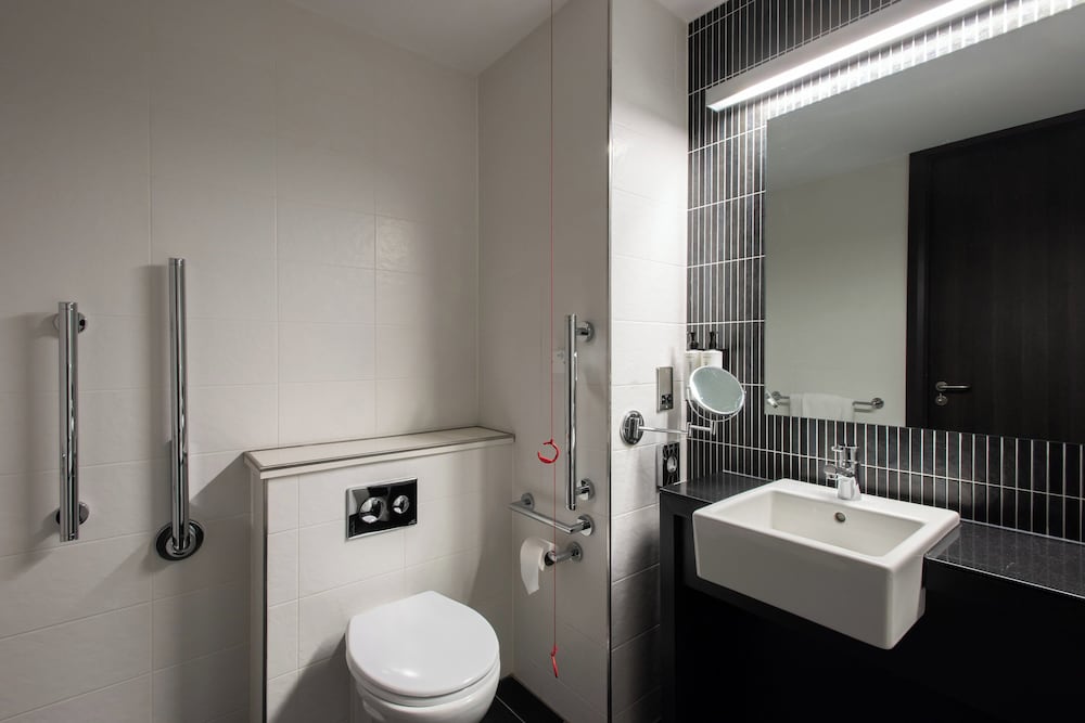 Standard Room, 1 Double Bed, Accessible - Photo 7