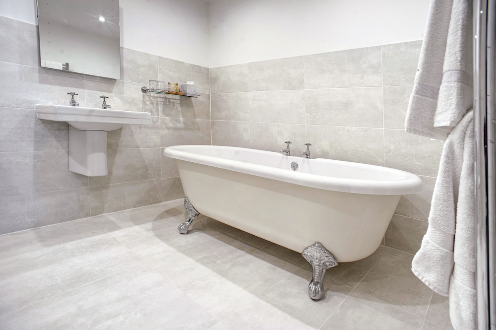 Double or Twin Room, River View (Principal) photo 2