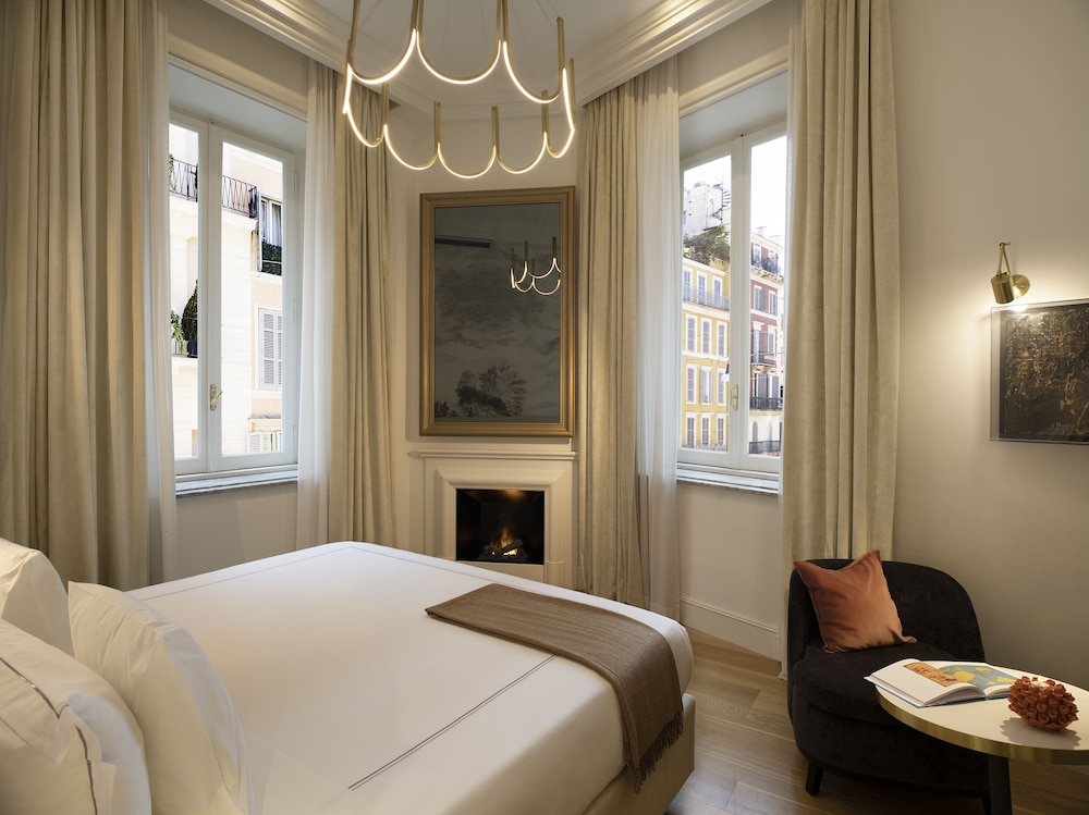 Corner Spa Suite photo 1