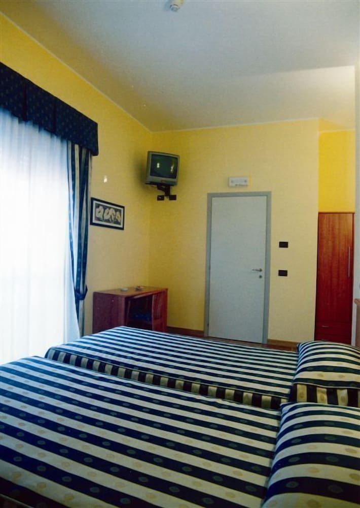 Basic Triple Room, Accessible, Non Smoking photo 1