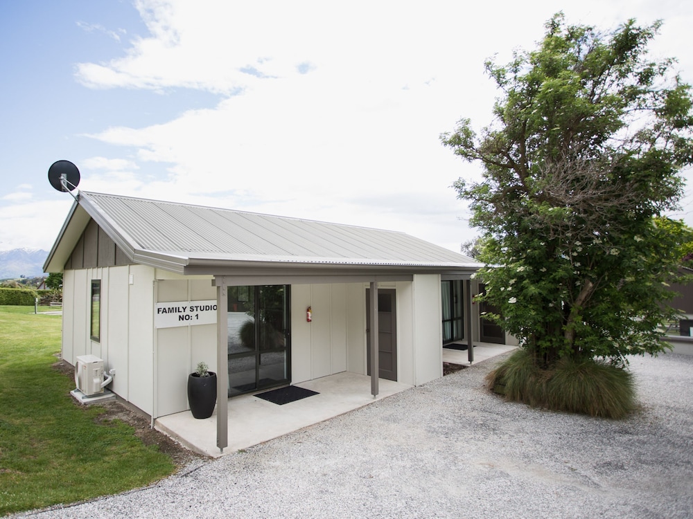 Family Studio Motel photo 2