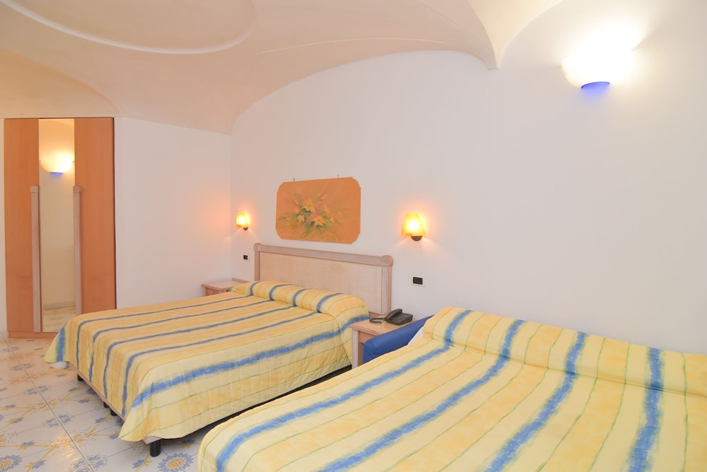 Standard Quadruple Room photo 1