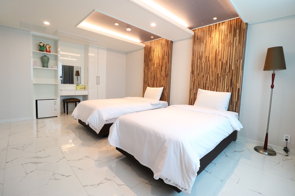 Standard Twin Room photo 2