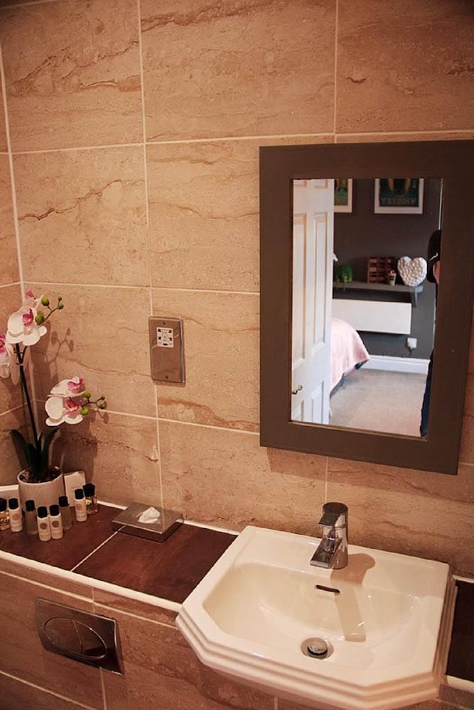Standard Double or Twin Room, Ensuite, Courtyard View (TWIN) photo 2