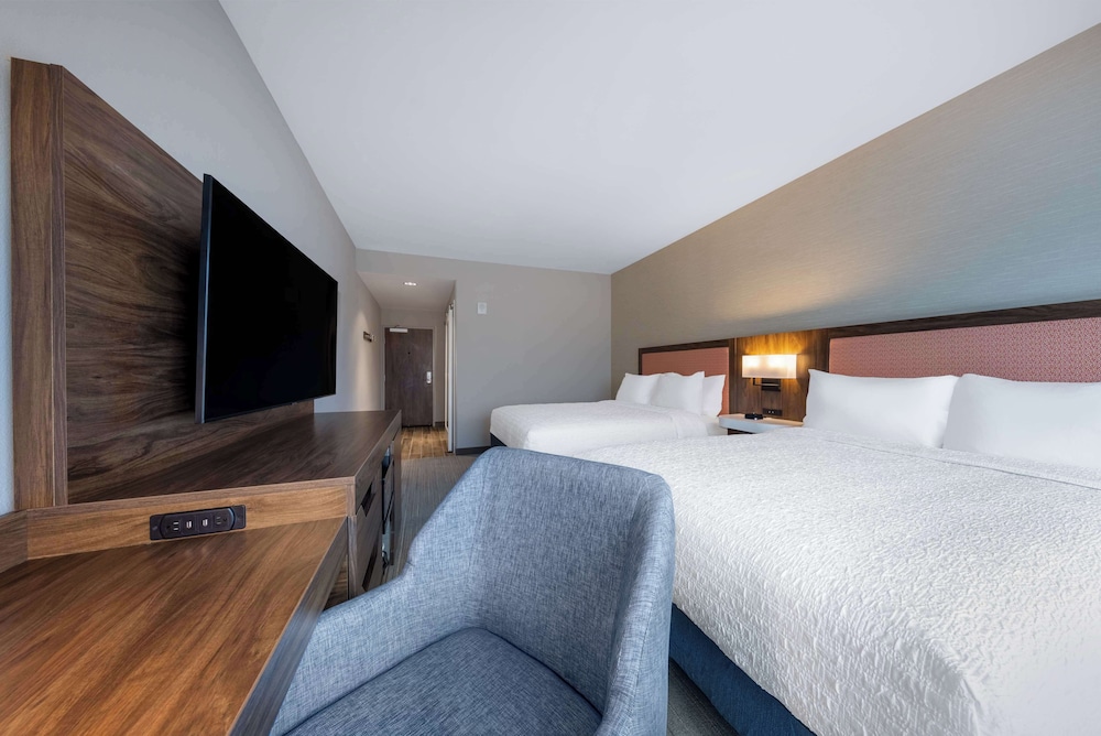 Room, 2 Queen Beds, Refrigerator - Photo 1