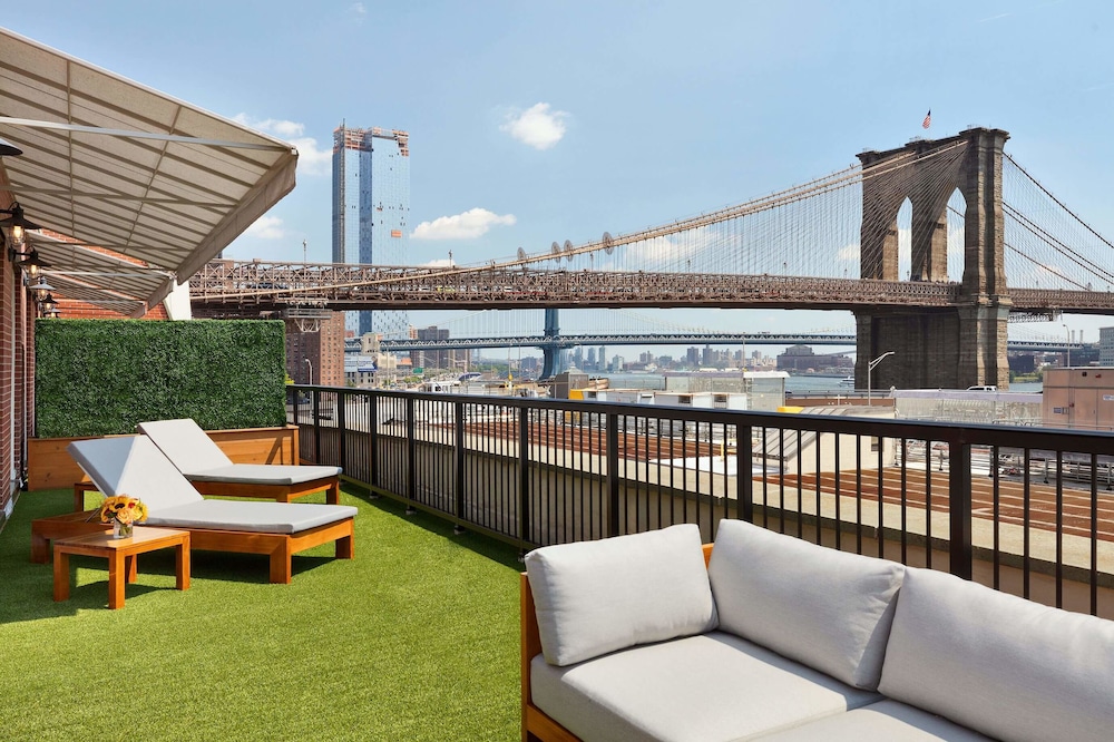 Brooklyn Bridge Grand Terrace Suite thumbnail 5