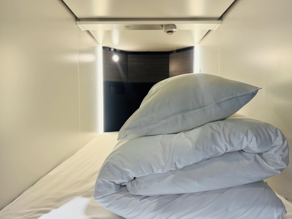 Basic Shared Dormitory, Women only