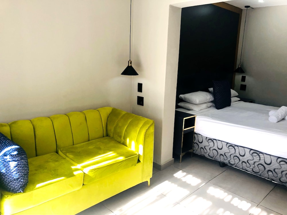Standard Room, 2 Twin Beds, Pool Access, Pool View - Photo 14