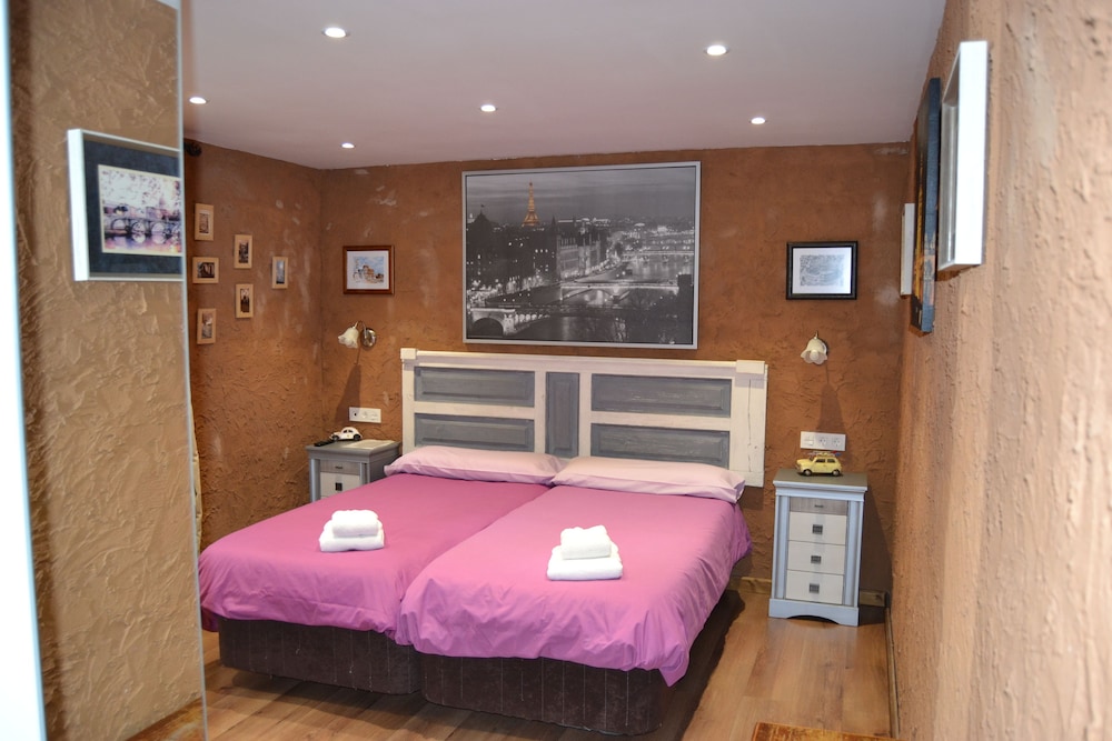 Double or Twin Room, Mountain View photo 2