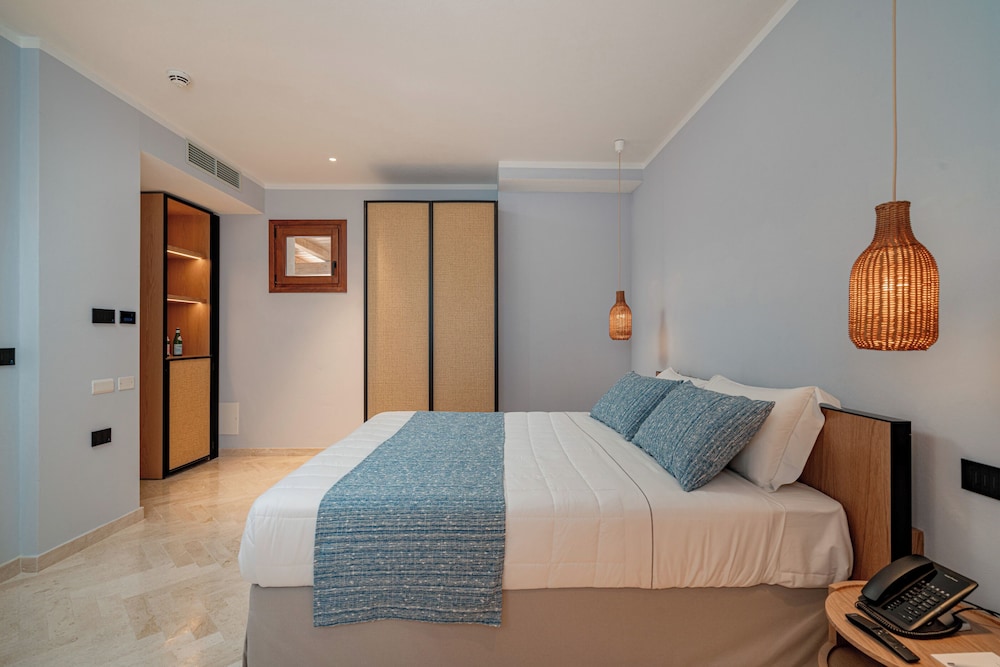 Superior Double Room - Photo 1